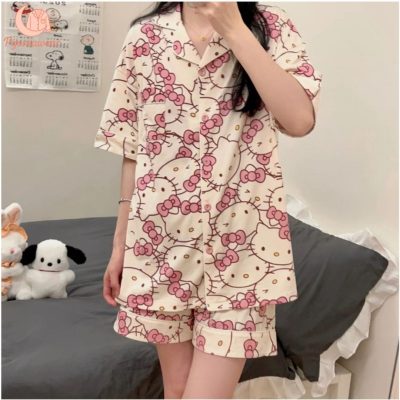 Top những mẫu đồ pijama nữ đẹp, thoải mái và hot trend 2025 Đồ pijama nữ tay ngắn, quần đùi họa tiết hoạt hình