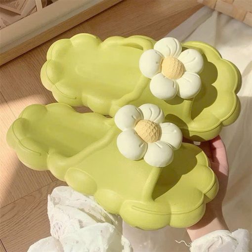 Dép Đi Trong Nhà Bánh Mì Quai Ngang Đế Cao Su Mềm Thiết Kế Hình Hoa Xinh Xắn Siêu Êm Chân Chống Trơn Trượt